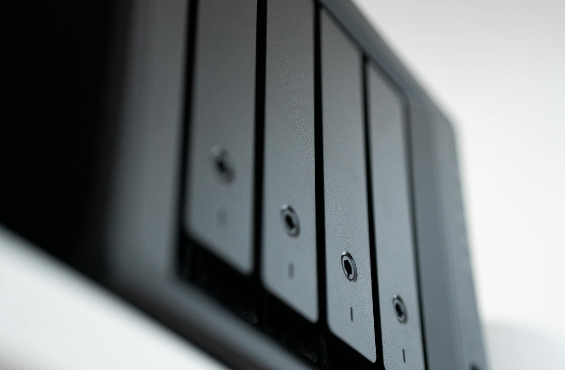 Synology DS923+ รีวิว NAS 4-Bay Home และ SMB — เปรียบเทียบSynology DS923+ รีวิว NAS 4-Bay Home และ SMBกับคู | Forex คู่มือ iCafeForex