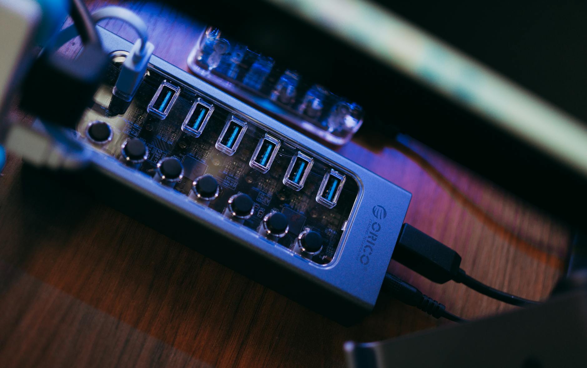 KVM Switch 4 Port HDMI USB แนะนำรุ่น 2026 — KVM Switch คืออะไร และทำไมต้องใช้? | Forex คู่มือ iCafeForex