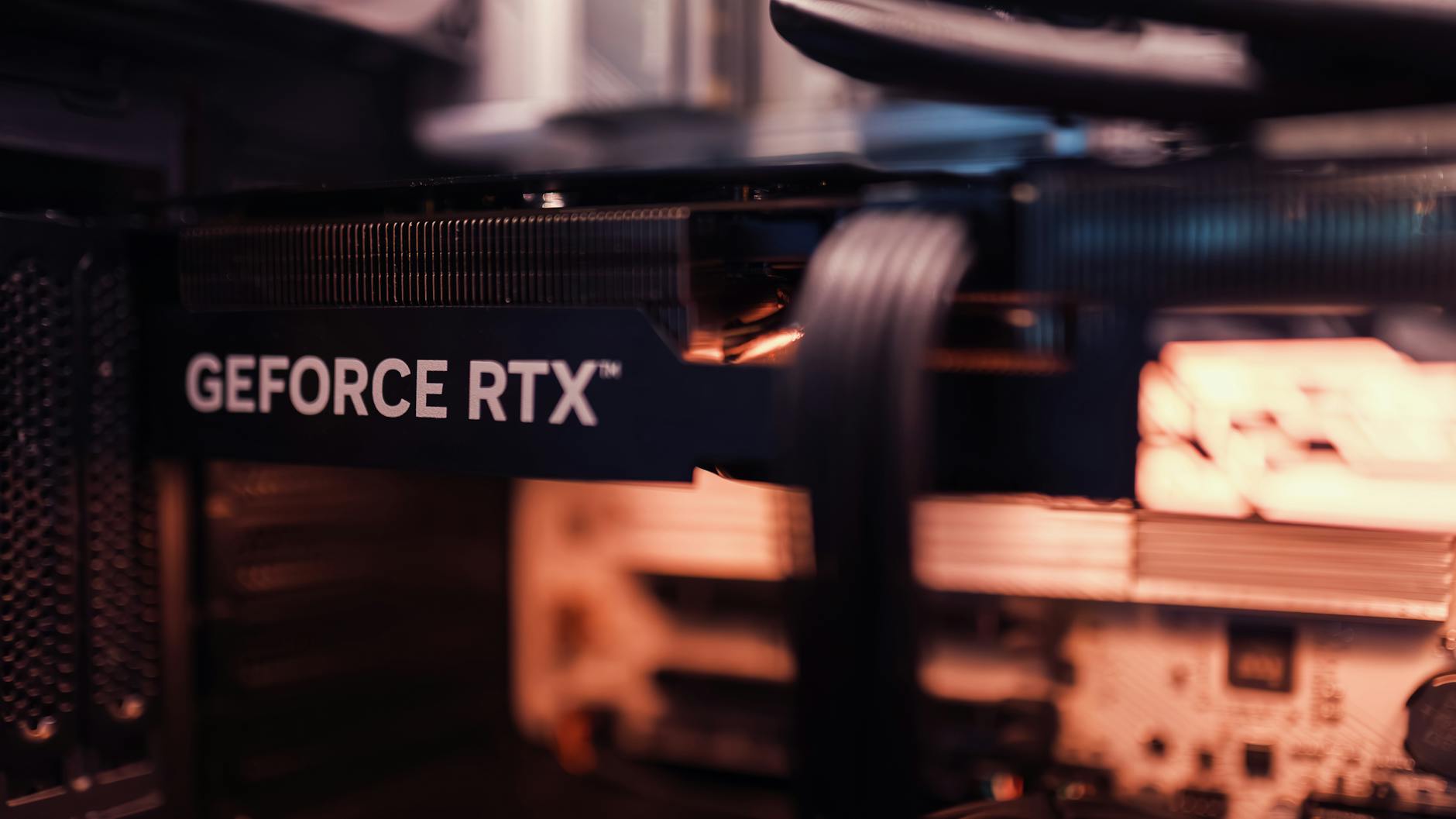 Server GPU กับงาน AI ต้องใช้ NVIDIA รุ่นไหน — สเปคและคุณสมบัติที่ต้องพิจารณา | Forex คู่มือ iCafeForex