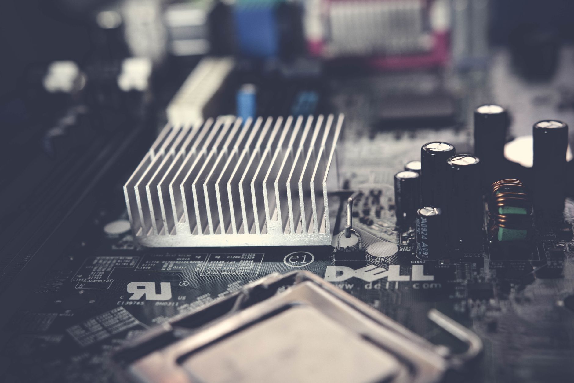 Dell PowerEdge R750 vs R650 เปรียบเทียบสเปค — Dell PowerEdge R750 และ R650: ภาพรวมและตำแหน่งทางการตลาด | Forex คู่มือ iCafeForex