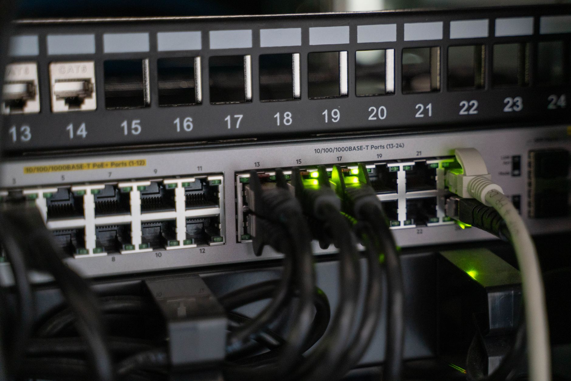 PoE Switch กินไฟเท่าไหร่ คำนวณ Power Budget ยังไง — สเปคและคุณสมบัติที่ต้องดูก่อนซื้อ PoE Switch กินไฟเท่าไหร่ ค | Forex คู่มือ iCafeForex