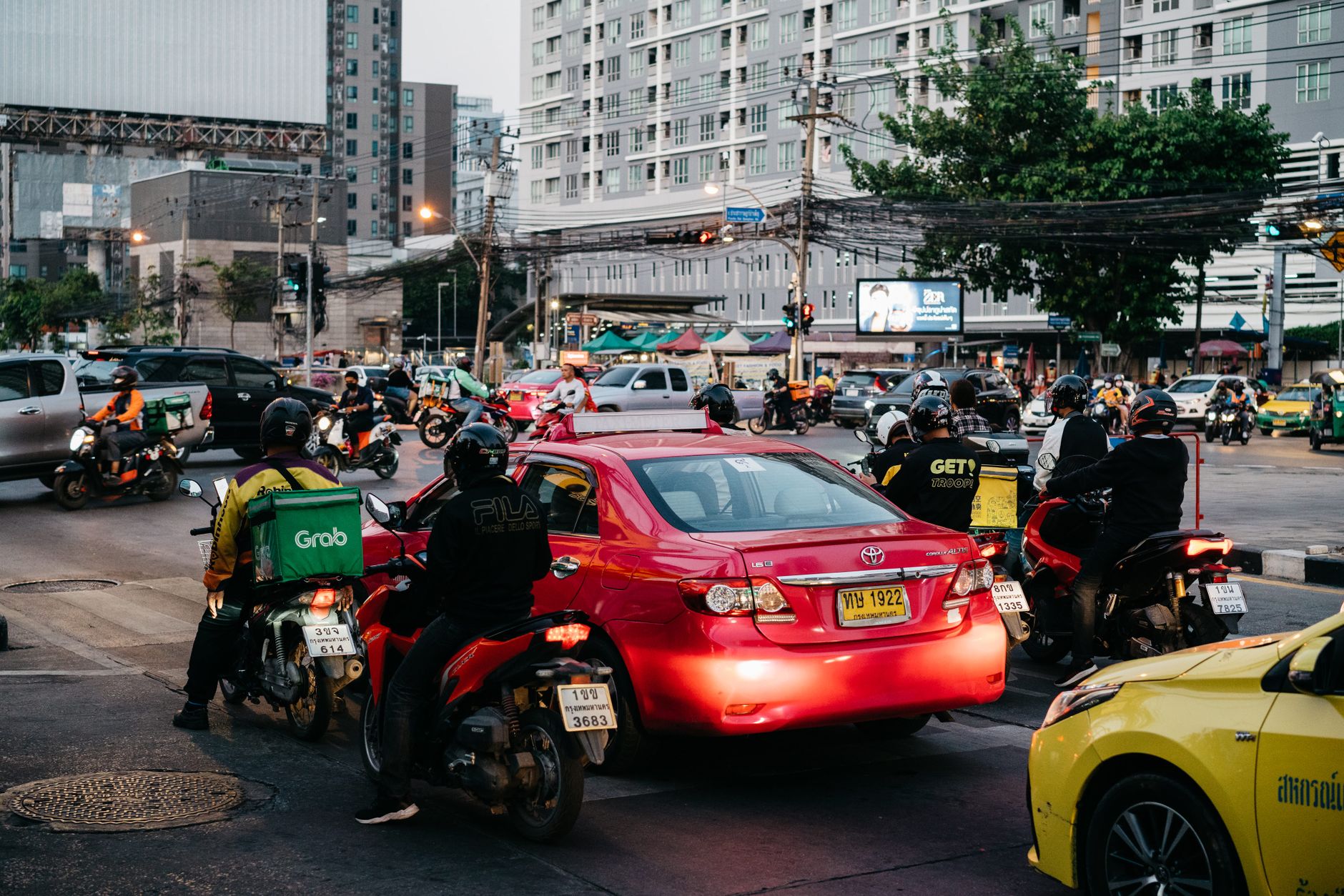 QoS (Quality of Service): จัดลำดับ Traffic เครือข่ายให้มีประสิทธิภาพ — หลักการทำงานของ QoS: จัดสรรทรัพยากรอย่างชาญฉลาด | Forex คู่มือ iCafeForex