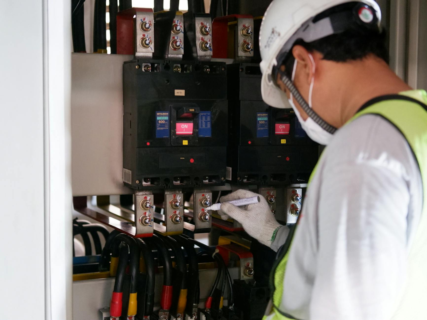 Power Protection คู่มือ UPS Surge Protection สำหรับองค์กร — ปัญหาไฟฟ้าที่พบบ่อย | Forex คู่มือ iCafeForex
